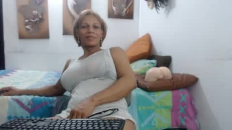 bardotbigcocktsx online show from July 15, 1:33 am