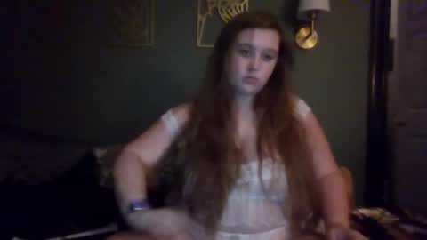 barefootbabydoll96 online show from January 7, 1:10 am