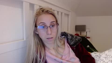 Lena online show from November 5, 7:38 pm