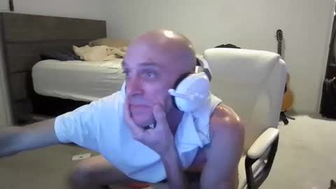 barryblackgun online show from March 2, 5:23 am