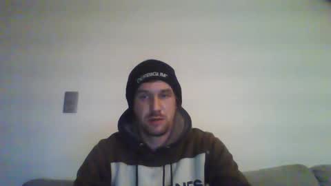 Snapshot of basteleus1 chatting on February 18, 12:59 am basteleus1 online show from February 18, 12:59 am