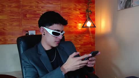Snapshot of bastiaan_28 chatting on February 7, 10:29 am Bastian online show from February 7, 10:29 am