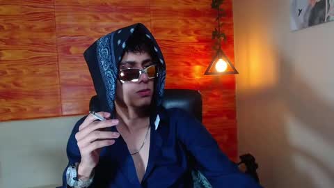Snapshot of bastiaan_28 chatting on February 18, 3:53 am Bastian online show from February 18, 3:53 am