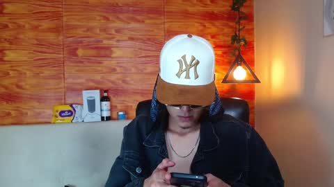 Snapshot of bastiaan_28 chatting on February 14, 5:30 am Bastian online show from February 14, 5:30 am