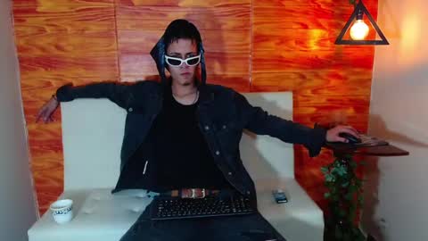 Snapshot of bastiaan_28 chatting on March 7, 3:40 am Bastian online show from March 7, 3:40 am