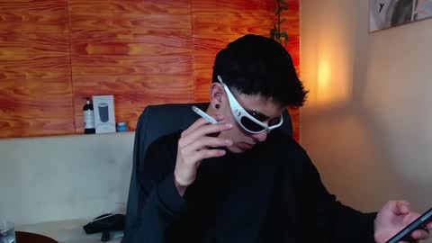 Snapshot of bastiaan_28 chatting on February 7, 7:29 am Bastian online show from February 7, 7:29 am