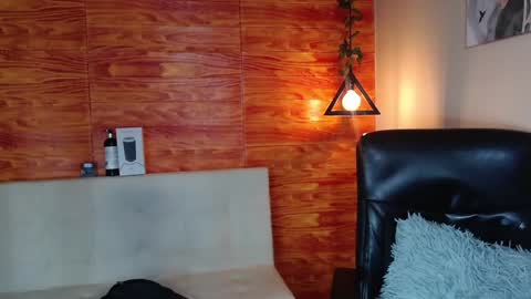 Snapshot of bastiaan_28 chatting on February 8, 6:33 am Bastian online show from February 8, 6:33 am