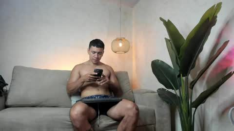 Bastian Independent Model online show from April 7, 1:02 pm