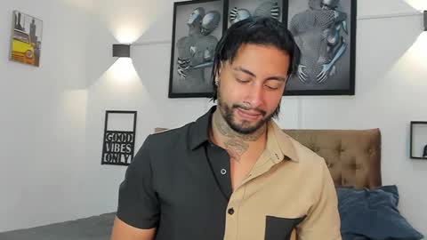 bastian_jones1 online show from September 15, 6:53 pm