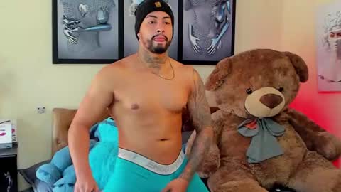 bastian_jones1 online show from February 17, 5:12 pm