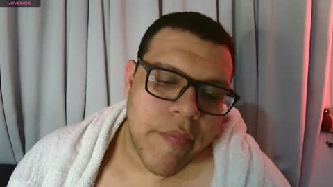 Snapshot of batman2430 chatting on February 8, 6:43 am brian online show from February 8, 6:43 am