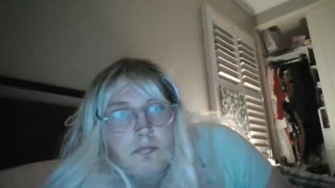 BjBambi online show from December 3, 1:17 pm