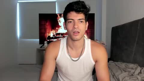 Snapshot of bbbeachboy chatting on October 15, 10:10 pm Valentino online show from October 15, 10:10 pm