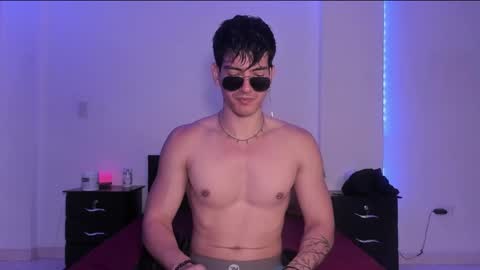 Snapshot of bbbeachboy chatting on March 5, 9:26 pm Valentino online show from March 5, 9:26 pm