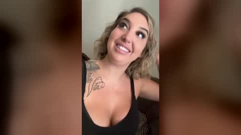 bbgirljayy online show from August 7, 5:22 pm