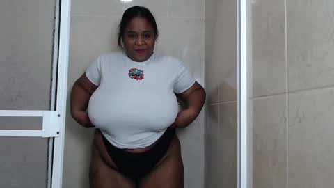 Snapshot of bbw_charlote chatting on February 14, 12:03 pm Charlote online show from February 14, 12:03 pm