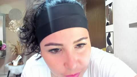 bbwluxurymuse online show from May 26, 11:38 am