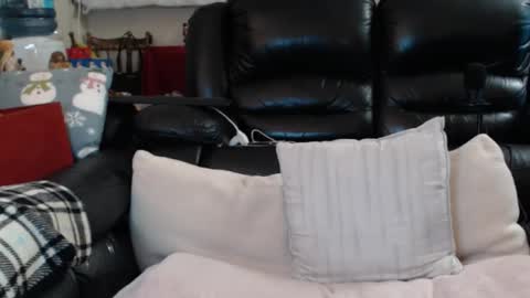 Julie online show from December 23, 3:02 am