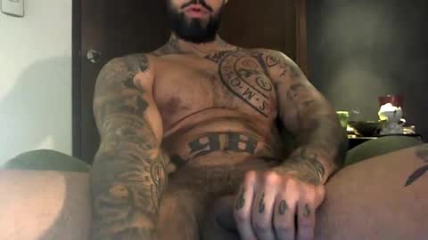 Snapshot of bby044 chatting on January 18, 10:28 am bby044 online show from January 18, 10:28 am