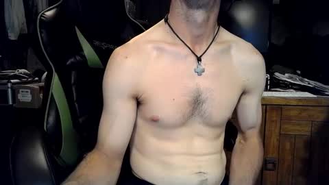 bchillin28 online show from September 21, 10:47 pm