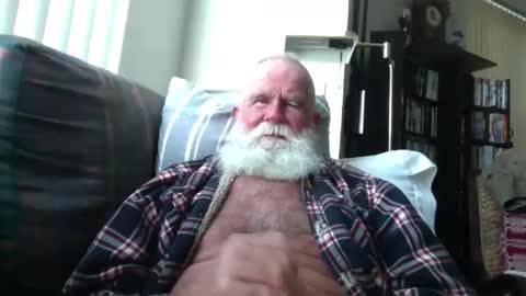 beardbushy online show from May 4, 2:23 pm