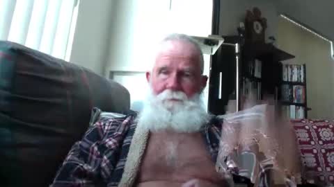 beardbushy online show from May 12, 2:26 pm
