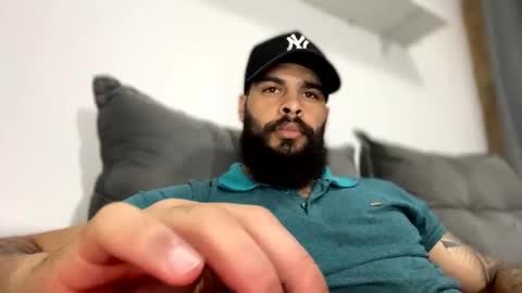 Snapshot of beardmax chatting on October 11, 5:34 am Min online show from October 11, 5:34 am