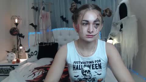 beataangel online show from October 31, 8:15 am