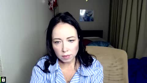 beautiful_moon3 online show from October 24, 1:45 pm