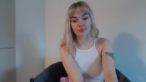 POLLY online show from November 19, 10:58 am