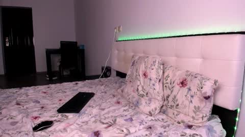 Snapshot of beautydaryanna chatting on October 17, 7:34 am beautydaryanna online show from October 17, 7:34 am