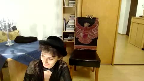 Raluca online show from March 7, 6:54 pm