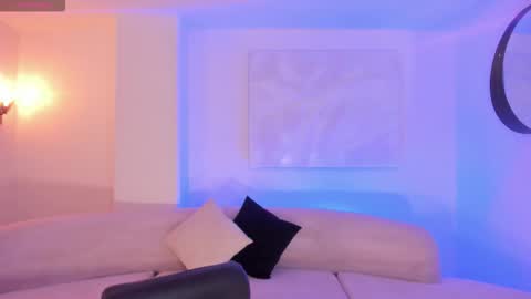 Am Becca online show from November 5, 7:27 pm