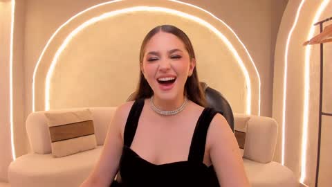 Am Becca online show from March 25, 2:35 pm