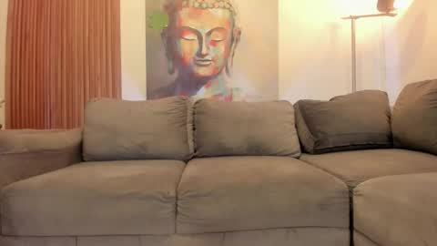 Victoria  online show from March 18, 12:00 pm