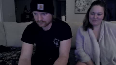 beeizzy15 online show from December 12, 1:32 am