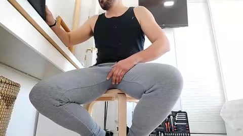 Snapshot of beerman198710 chatting on February 16, 11:38 am beerman198710 online show from February 16, 11:38 am