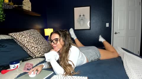 all links here  online show from October 29, 1:07 am