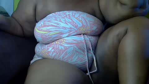 Snapshot of bekky_darling chatting on March 3, 1:12 pm bekky_darling online show from March 3, 1:12 pm
