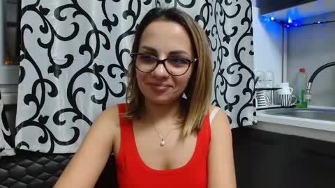 kevin and Bella online show from November 30, 9:33 pm