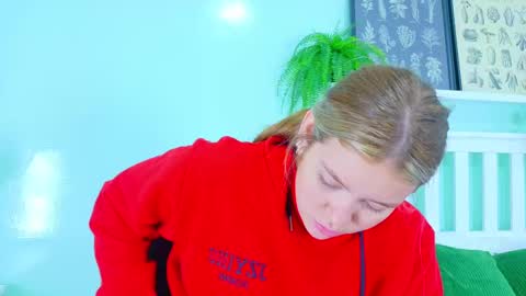 Snapshot of belamiller chatting on October 4, 11:52 am BELA online show from October 4, 11:52 am