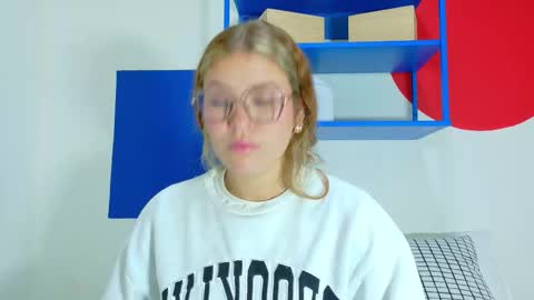 Snapshot of belamiller chatting on October 13, 11:45 am BELA online show from October 13, 11:45 am