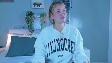 Snapshot of belamiller chatting on September 23, 11:37 am BELA online show from September 23, 11:37 am