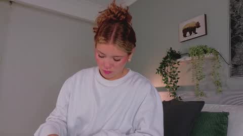 Snapshot of belamiller chatting on October 16, 11:43 am BELA online show from October 16, 11:43 am