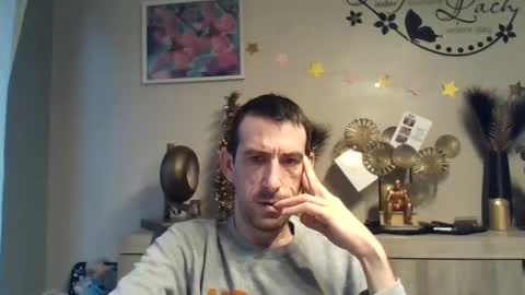 Snapshot of belgianboy33 chatting on December 5, 8:05 am Dreamcock online show from December 5, 8:05 am