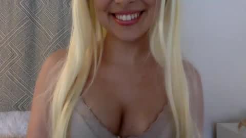 bella_bubble online show from September 29, 8:41 pm