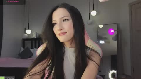 Snapshot of bella_hayes chatting on October 14, 3:09 am Bella next stream December 2 at 9pm gmt online show from October 14, 3:09 am