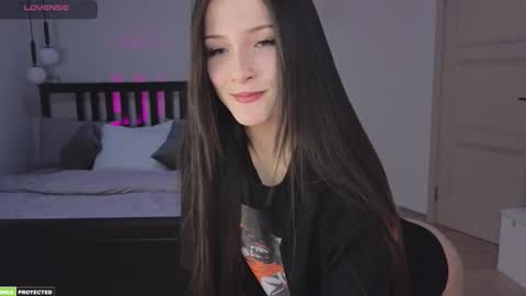 Snapshot of bella_hayes chatting on March 4, 10:27 pm Bella next stream December 2 at 9pm gmt online show from March 4, 10:27 pm