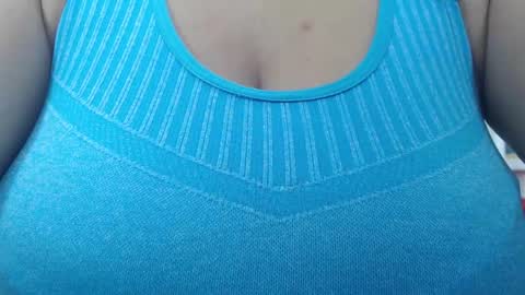 Snapshot of bella_lady_1_ chatting on September 27, 12:25 pm lady online show from September 27, 12:25 pm