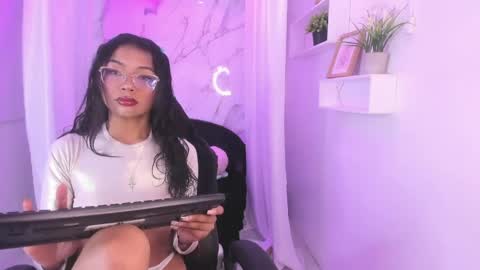 Bella online show from April 10, 4:01 pm